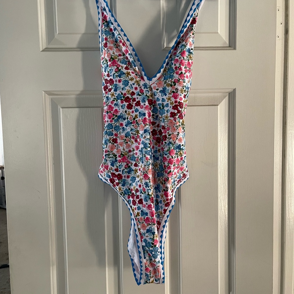 SHEIN Floral One Piece Swimsuit - Multicolor. High cut.